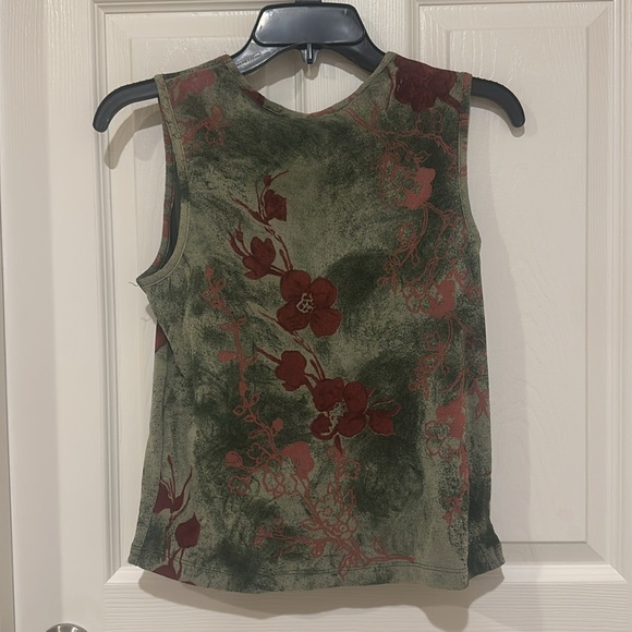 Shell and button up sweater set - Picture 5 of 7